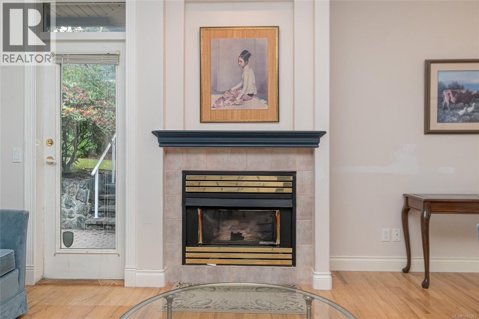 #25 5187 Cordova Bay Rd - 24