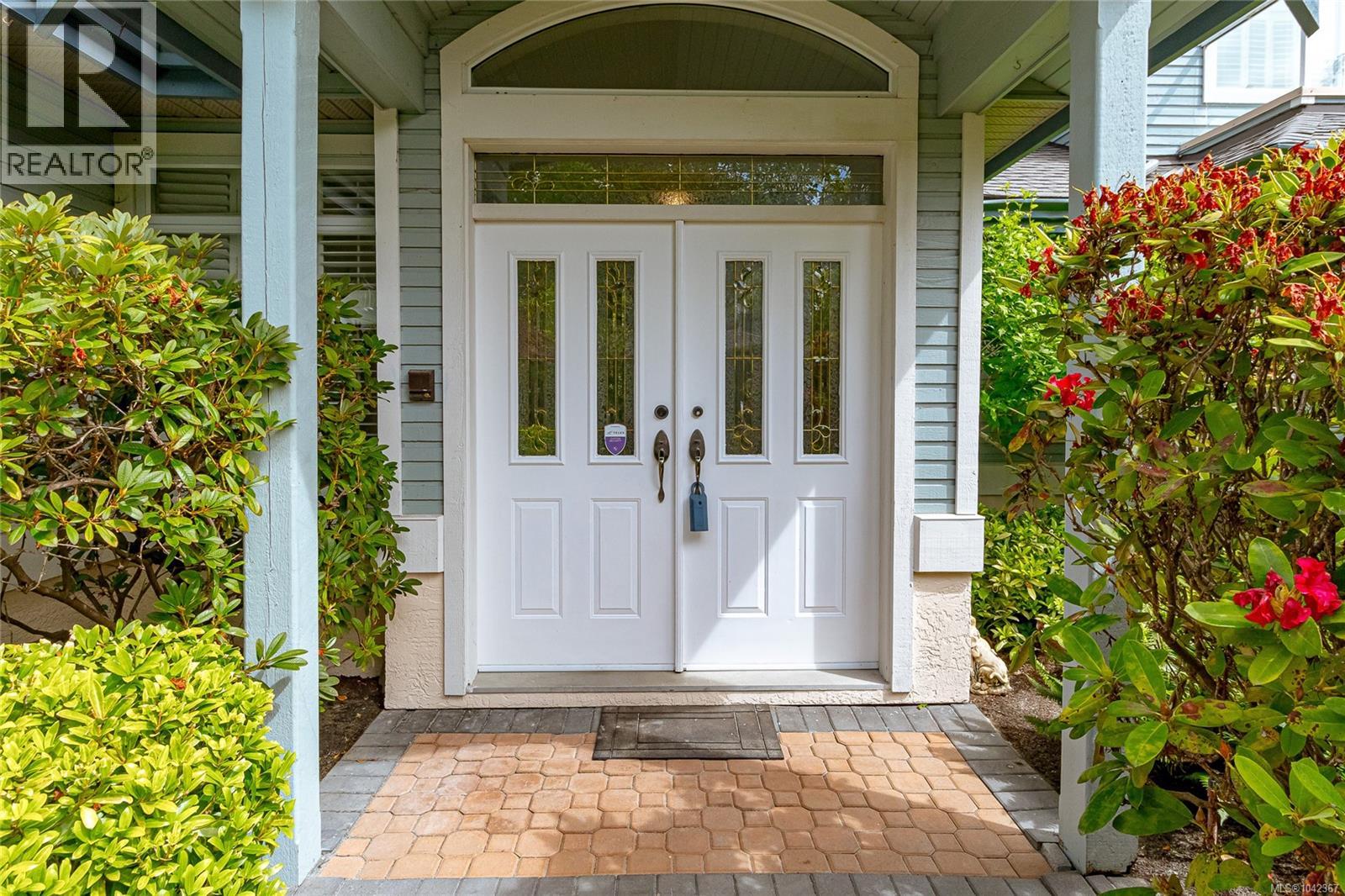 #25 5187 Cordova Bay Rd - 5