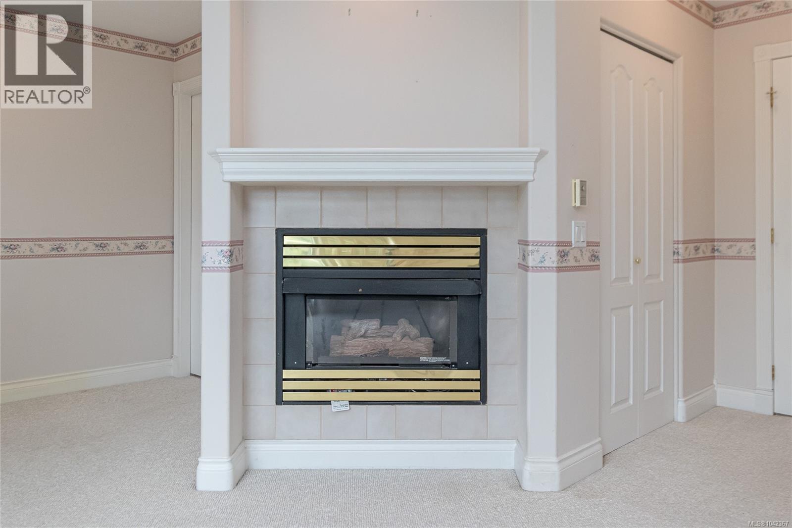 #25 5187 Cordova Bay Rd - 28