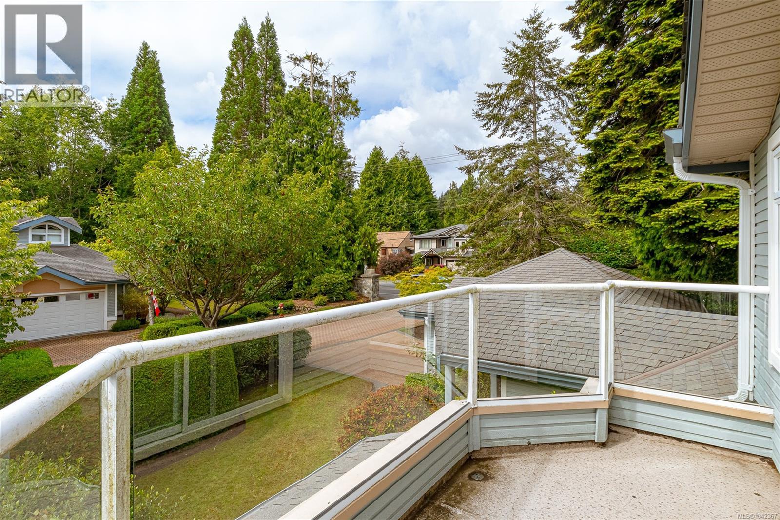 #25 5187 Cordova Bay Rd - 41