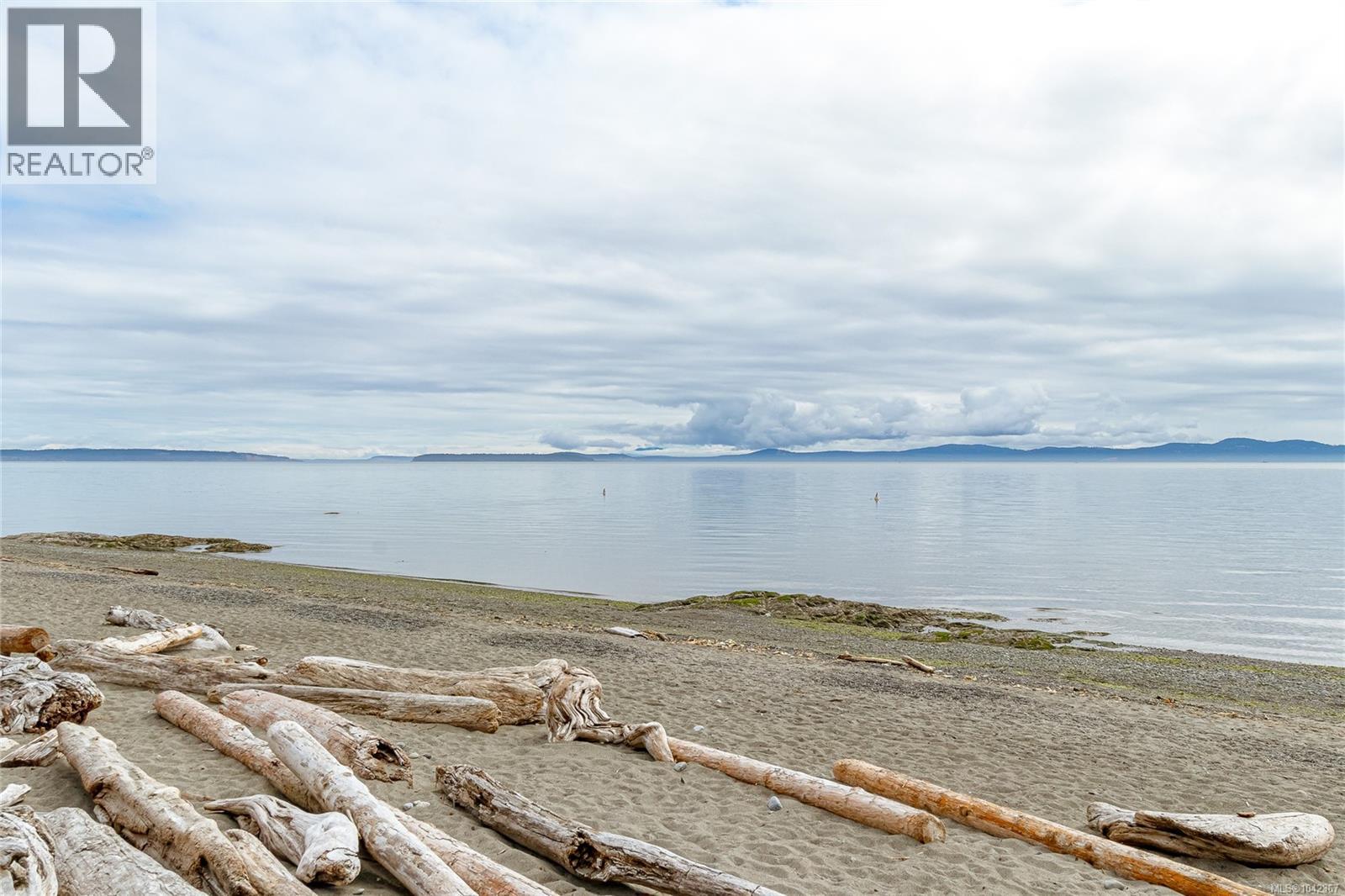 #25 5187 Cordova Bay Rd - 48