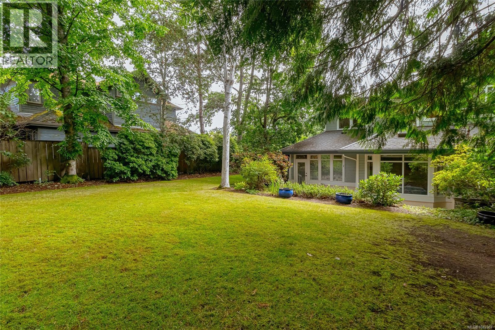 #25 5187 Cordova Bay Rd - 45