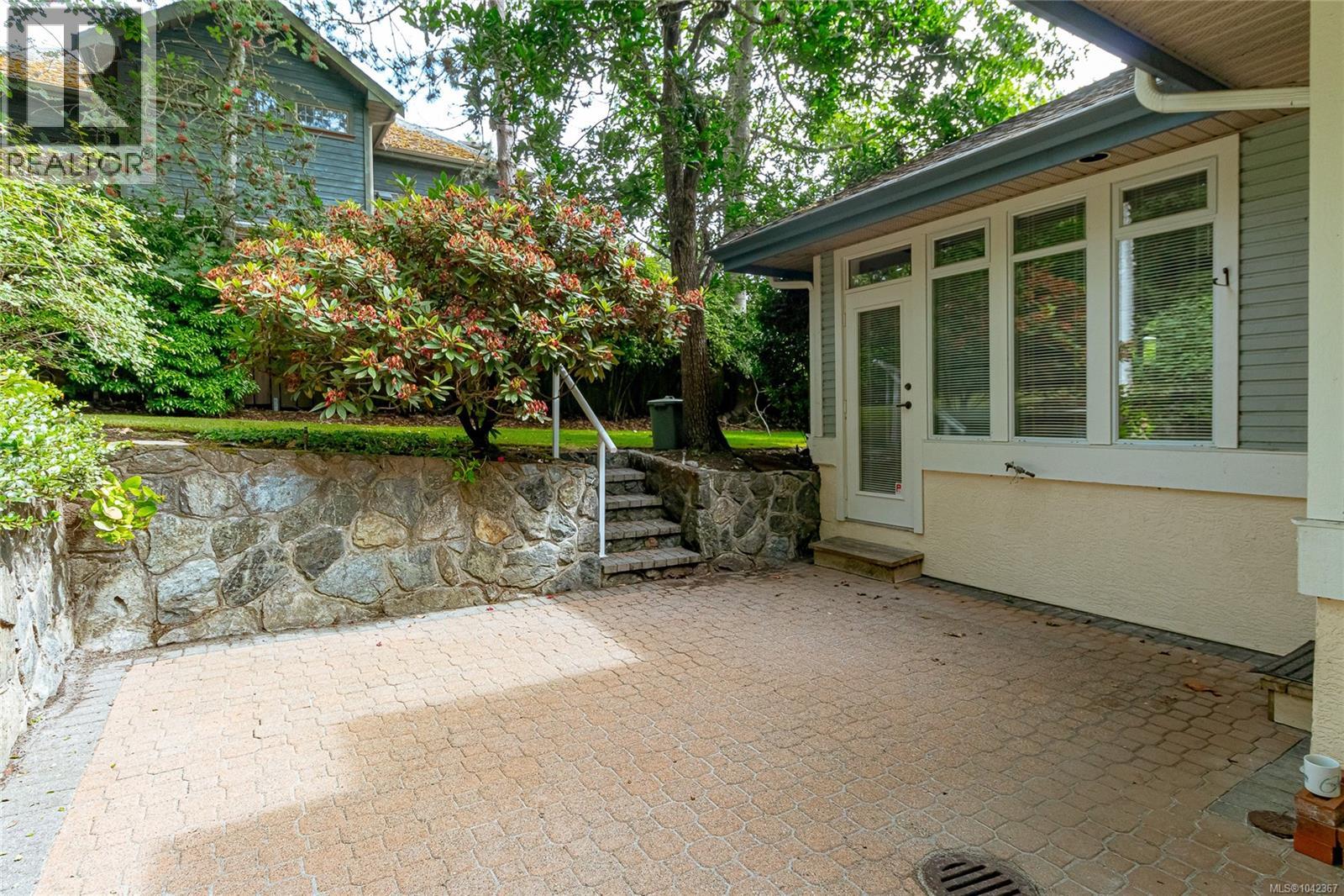 #25 5187 Cordova Bay Rd - 44