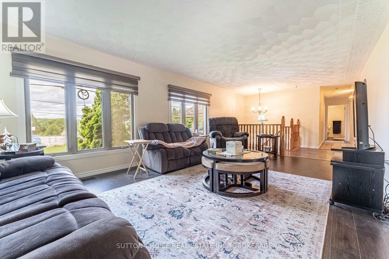 246 YONGE STREET - Image 7