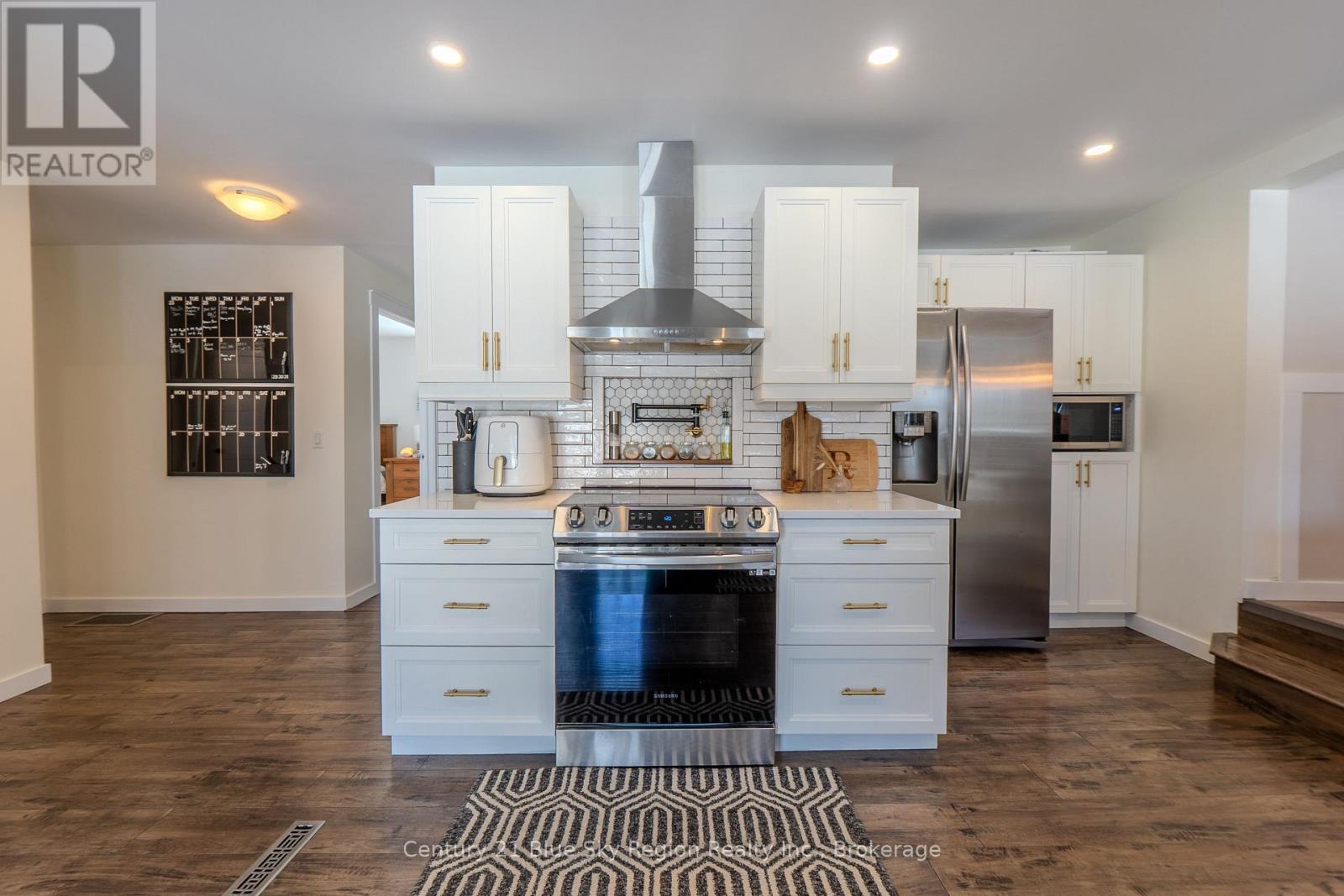 278 TOWER DRIVE - 13