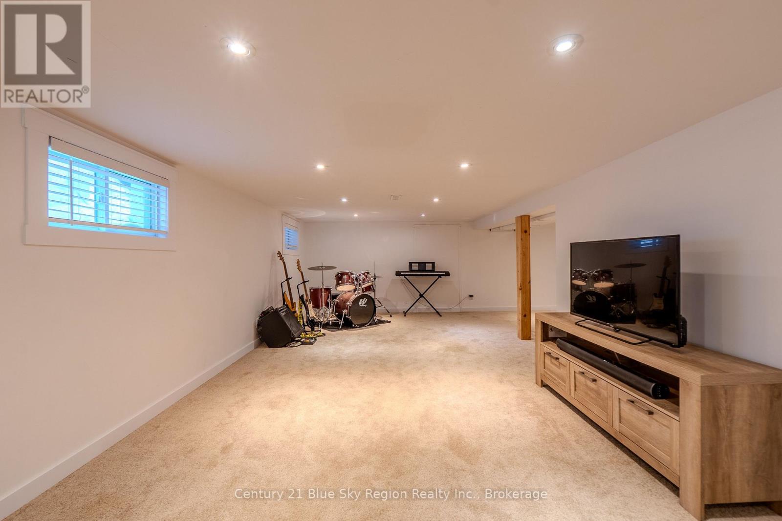 278 TOWER DRIVE - 32