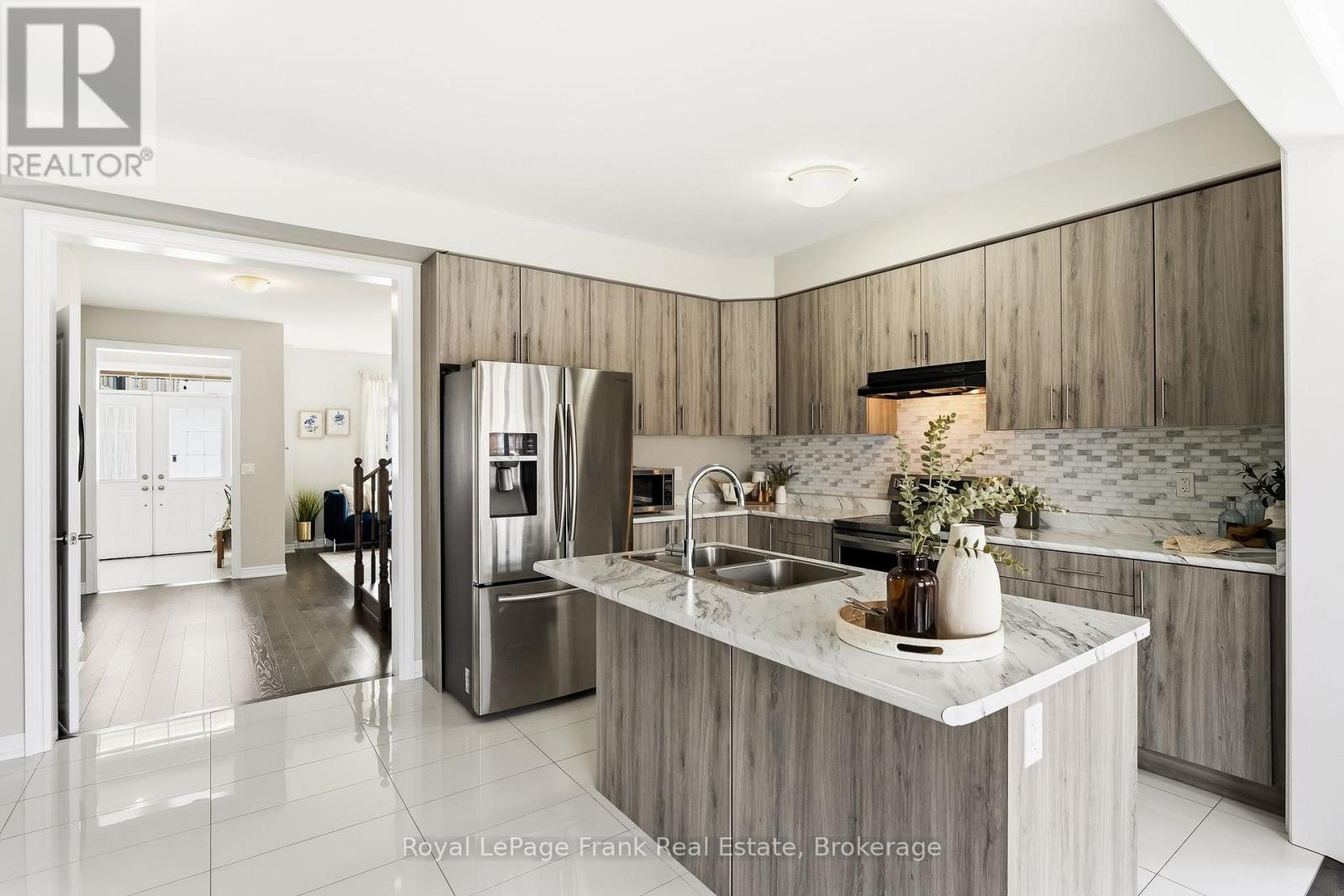 6 ALDRIDGE LANE - 19