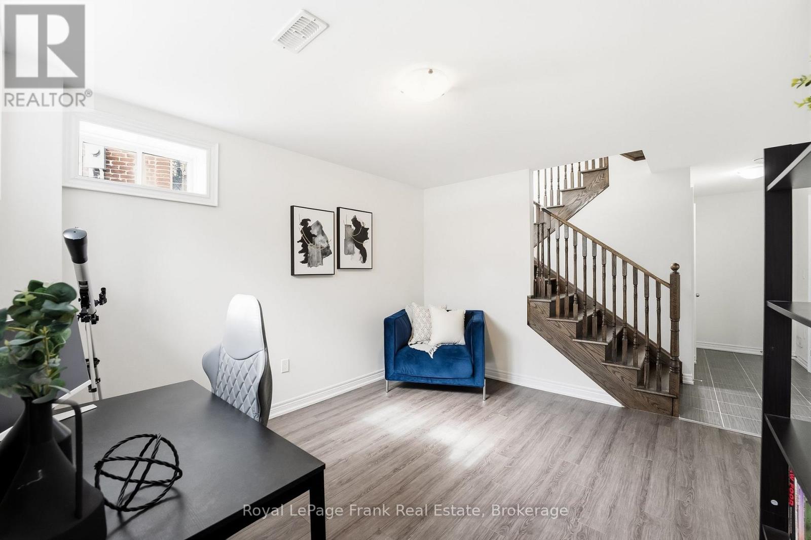 6 ALDRIDGE LANE - 35