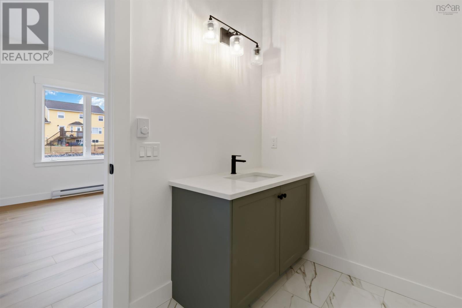48 Jessome Avenue - 44