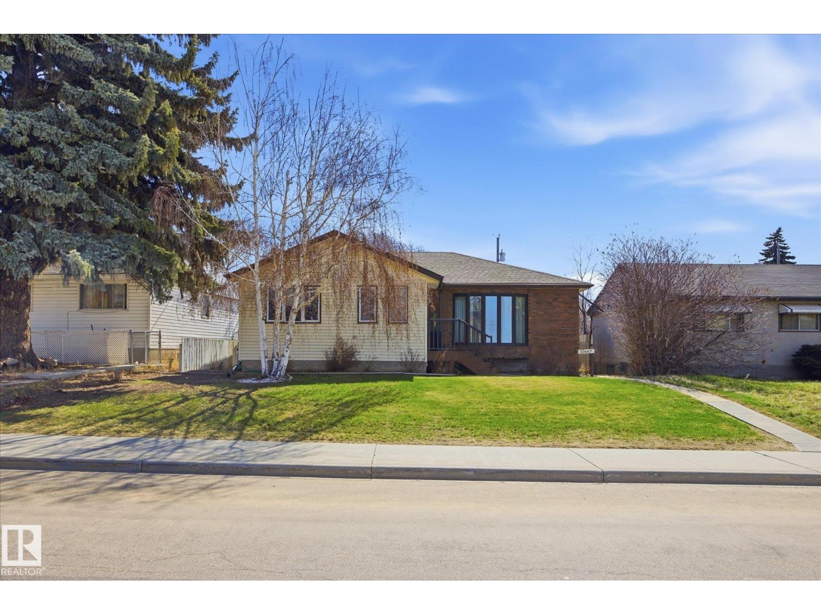 10667 65 ST NW - 1