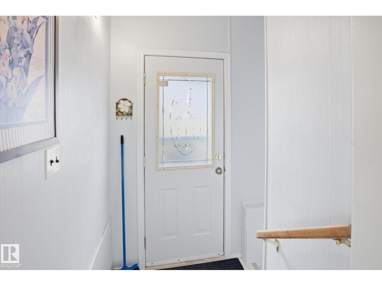 10667 65 ST NW - 22