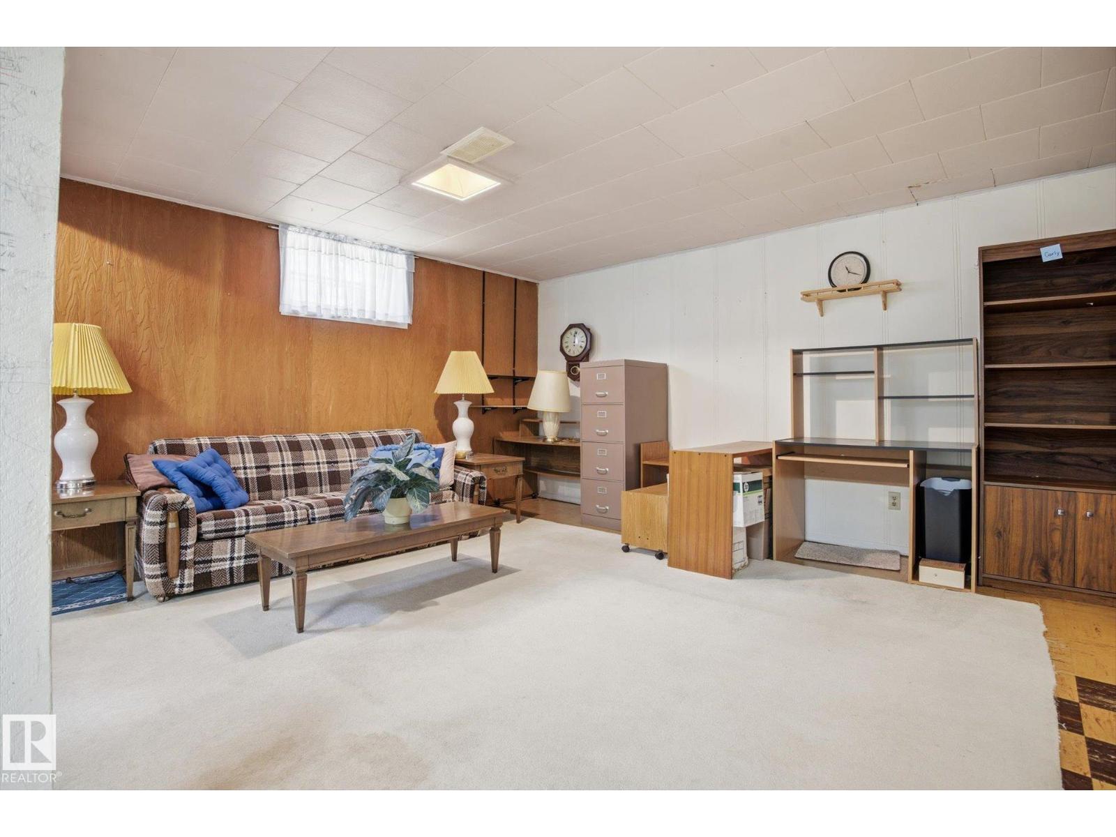 10667 65 ST NW - 23
