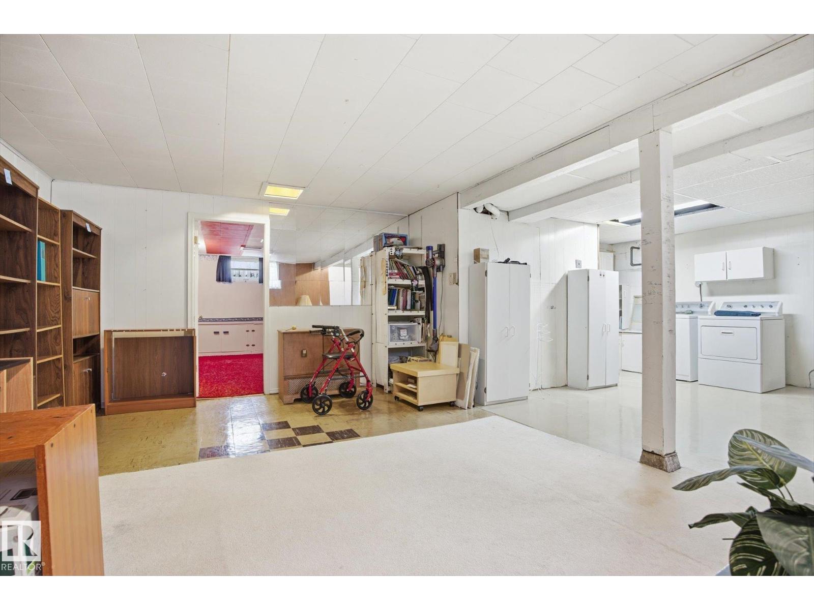 10667 65 ST NW - 24