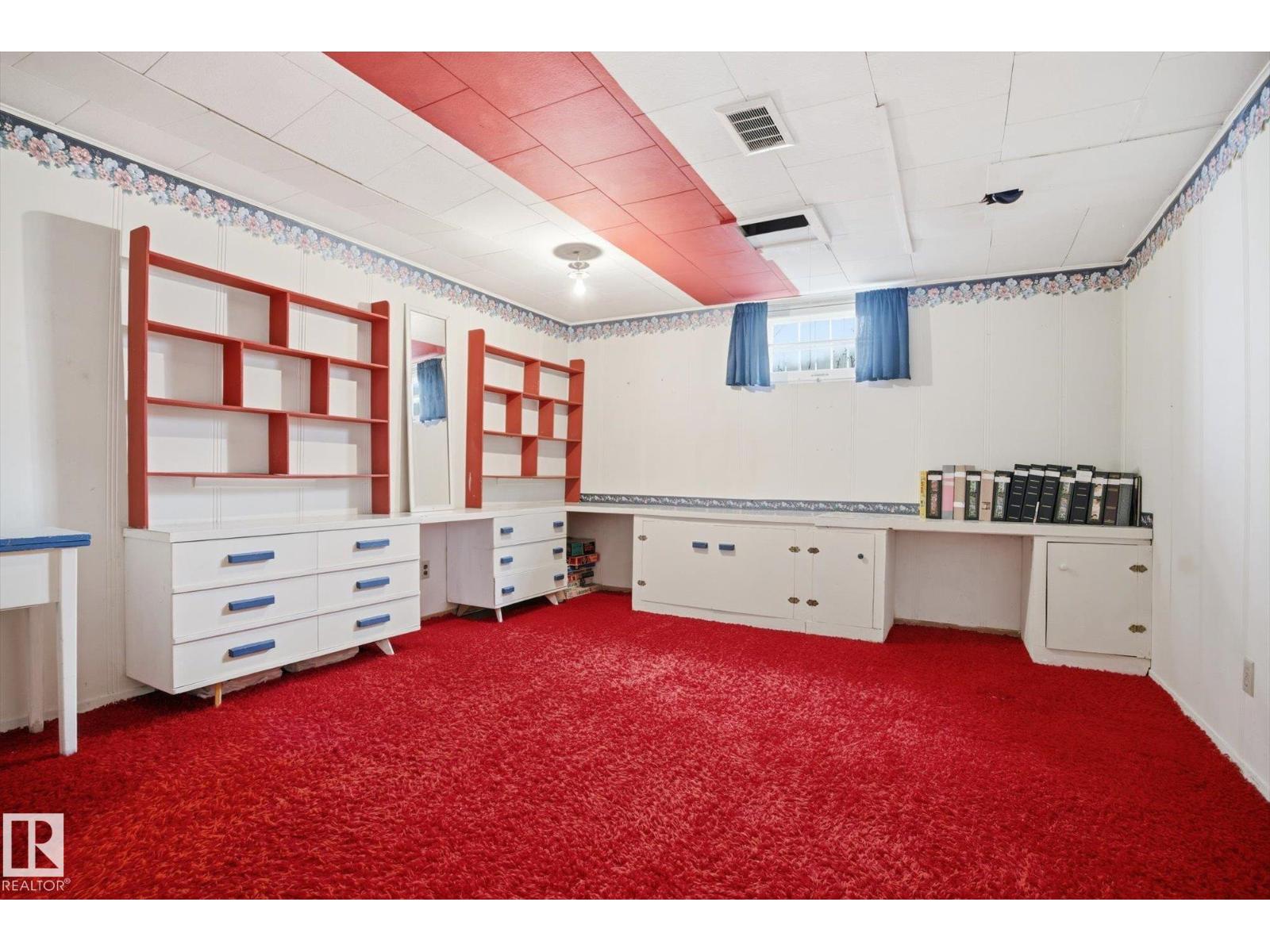 10667 65 ST NW - 26