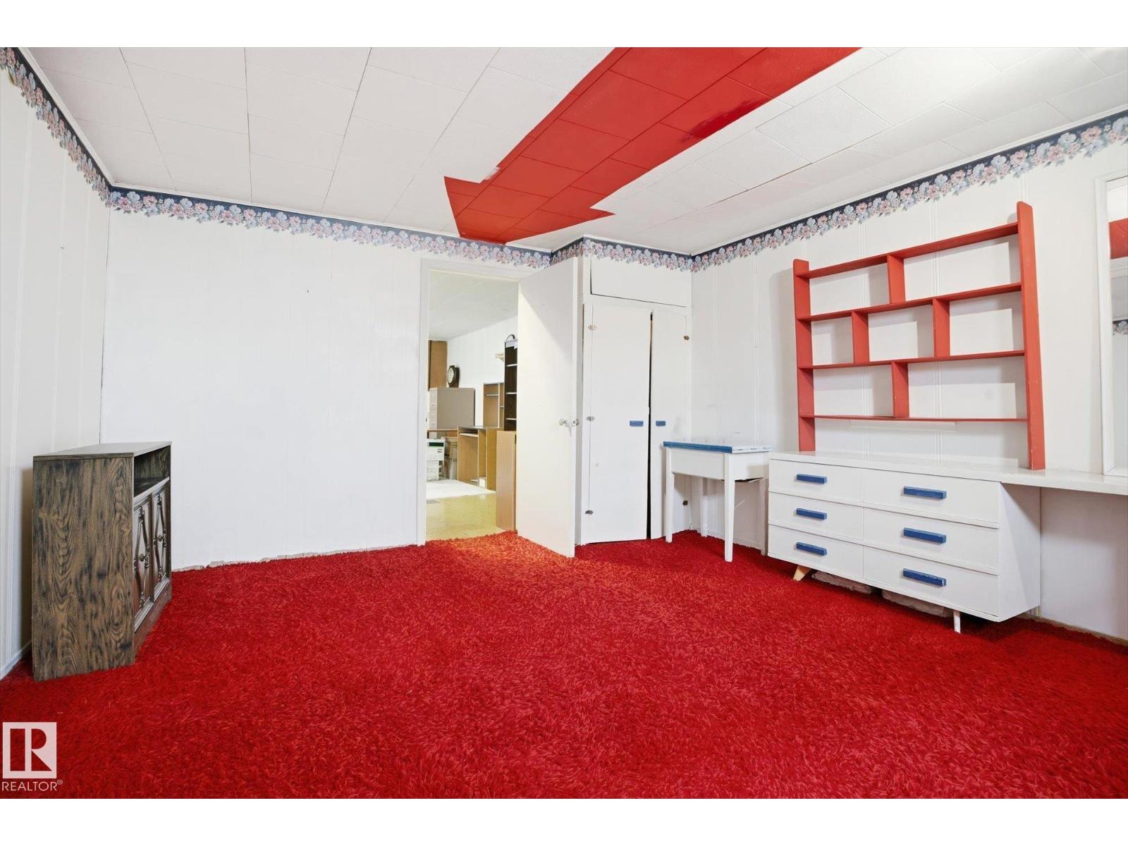 10667 65 ST NW - 27