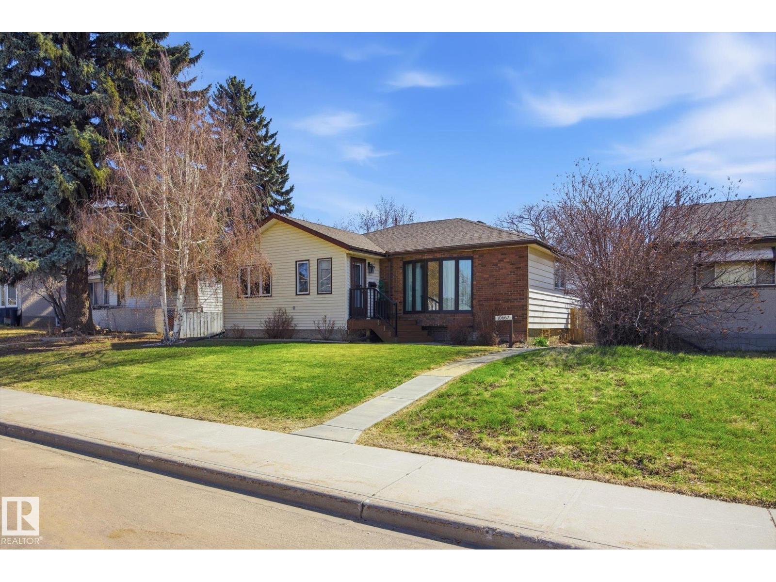 10667 65 ST NW - 31