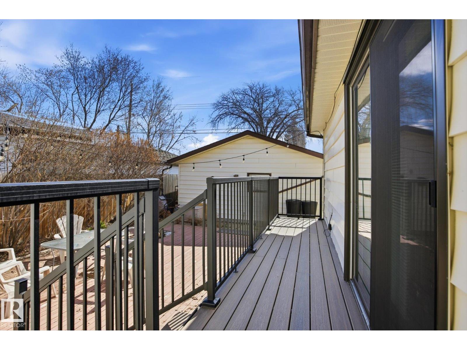 10667 65 ST NW - 41