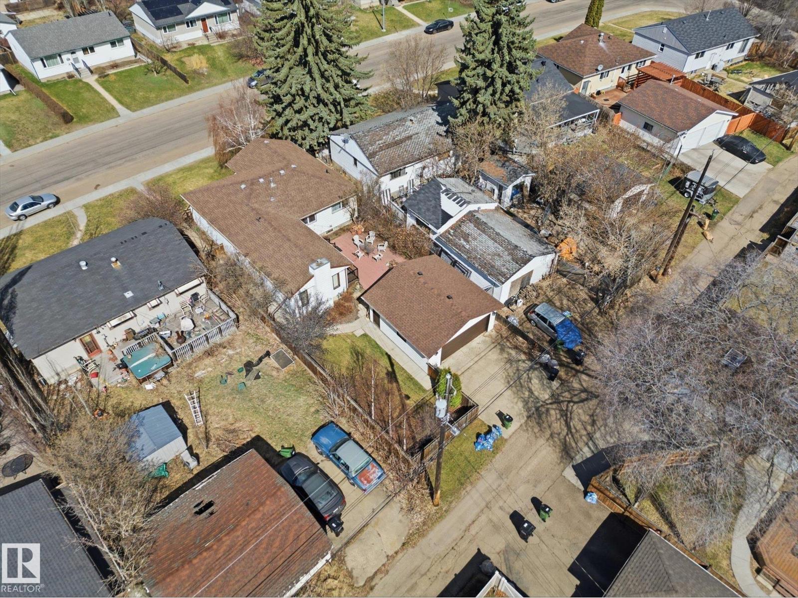 10667 65 ST NW - 47