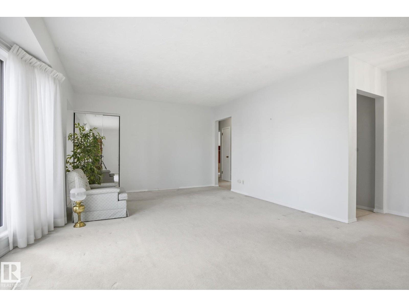 10667 65 ST NW - 6