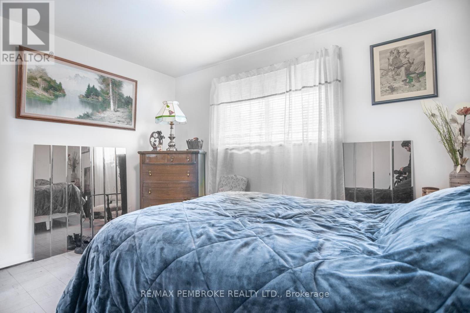 136 ELLIS AVENUE - 12