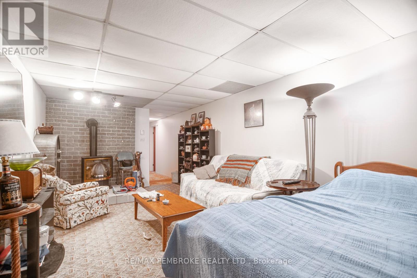 136 ELLIS AVENUE - 17