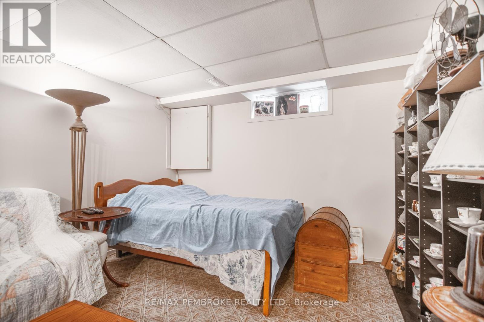136 ELLIS AVENUE - 18