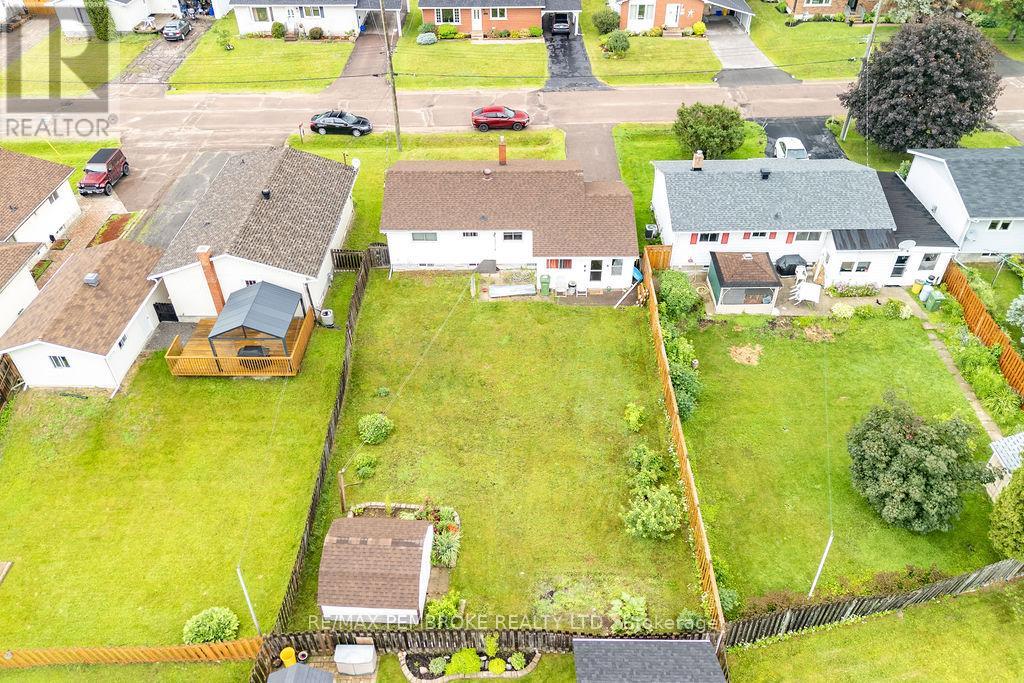 136 ELLIS AVENUE - 43
