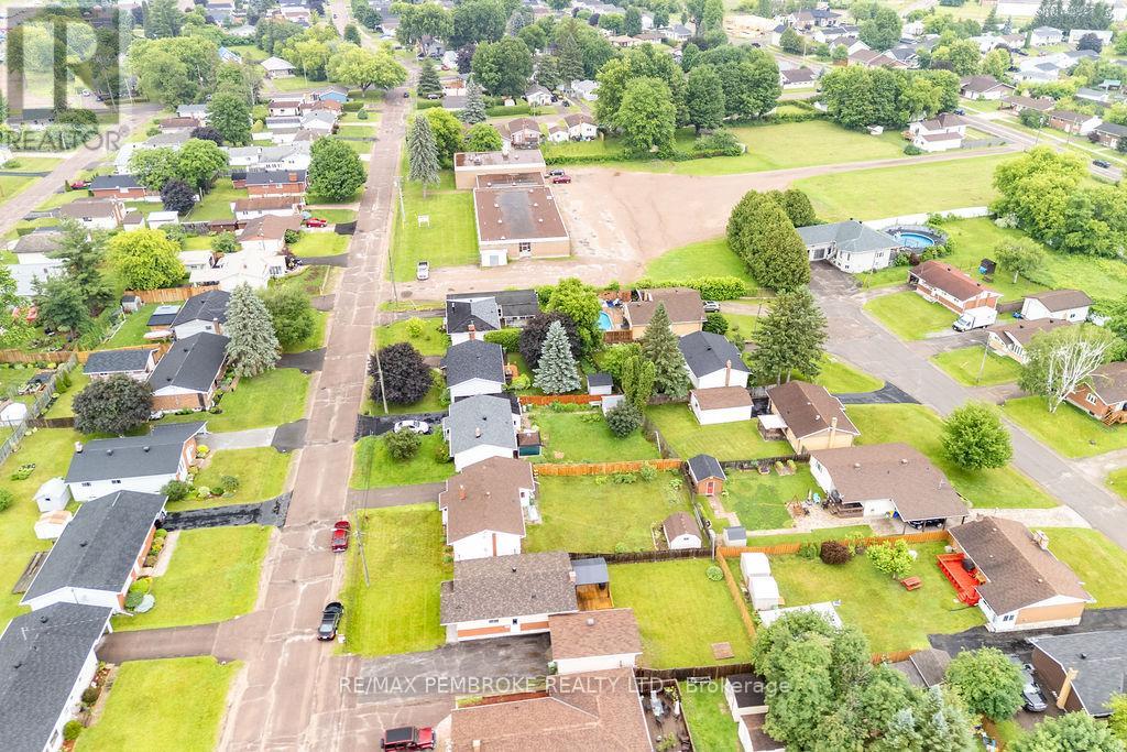 136 ELLIS AVENUE - 48