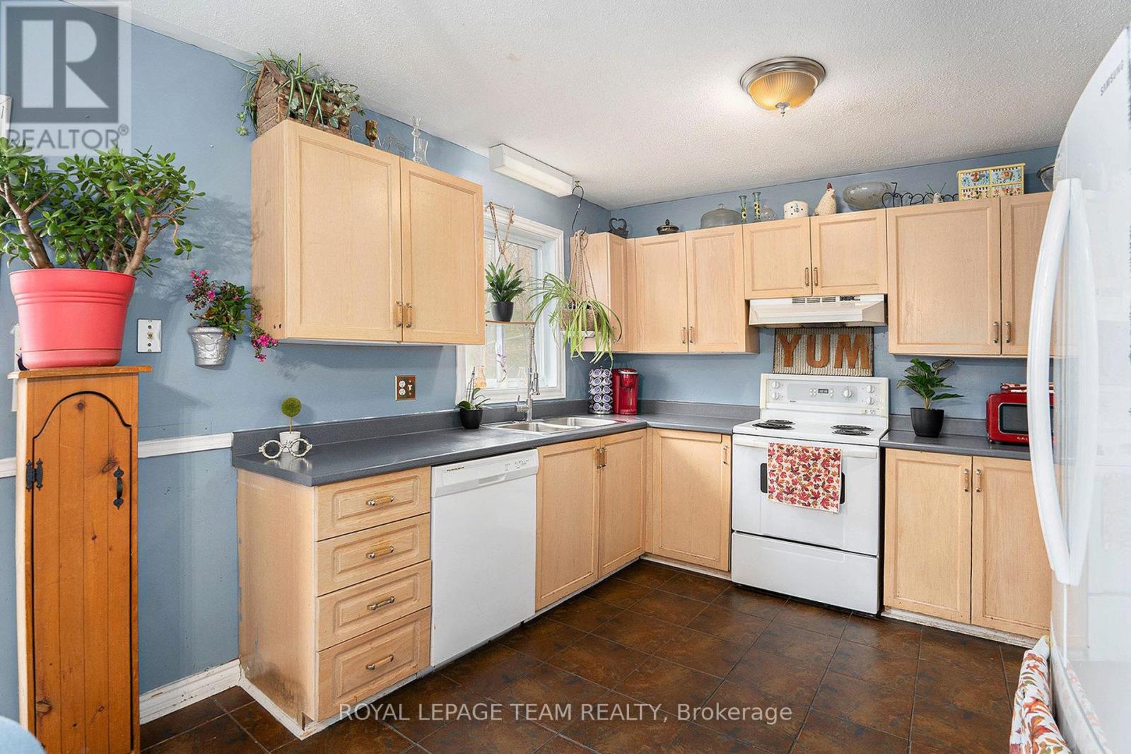 4 BLACK WALNUT ROAD - 14