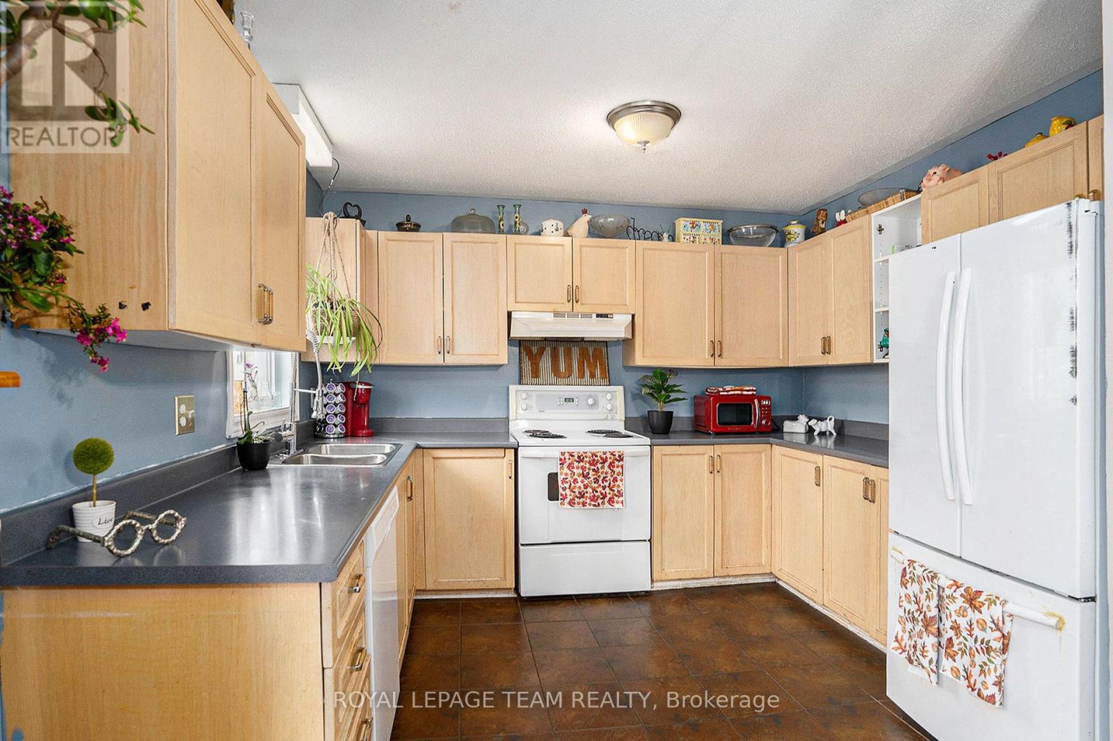 4 BLACK WALNUT ROAD - 15
