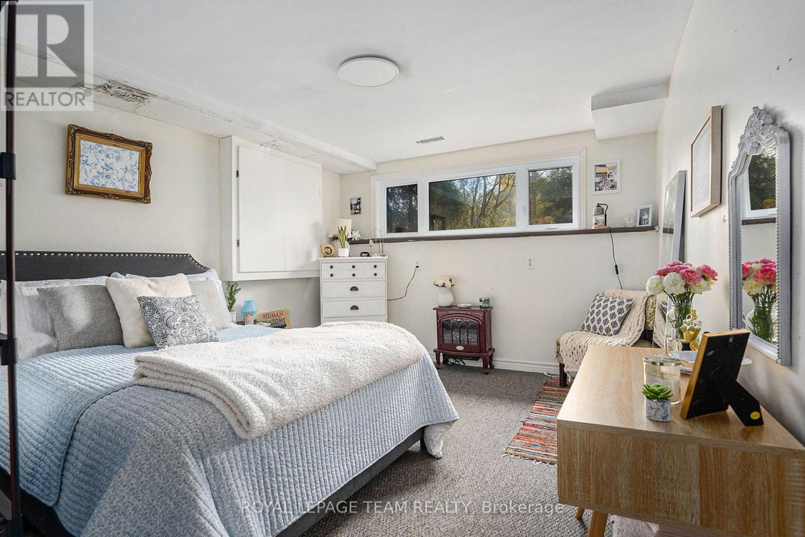 4 BLACK WALNUT ROAD - 21