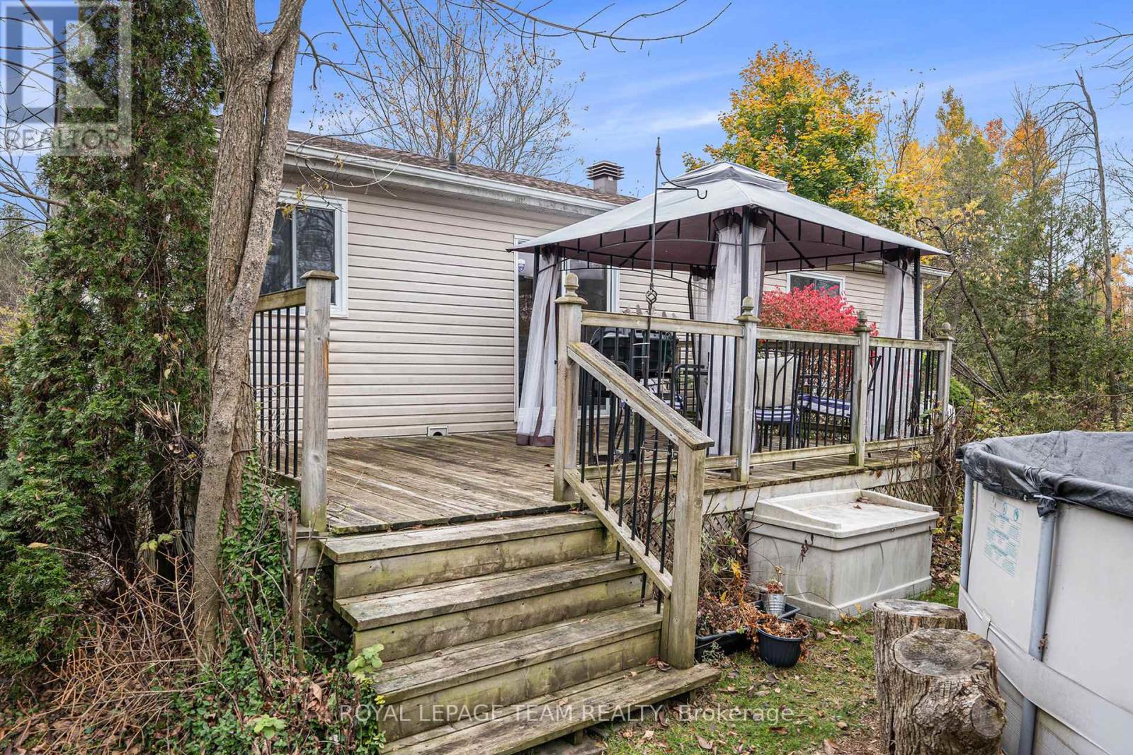4 BLACK WALNUT ROAD - 30