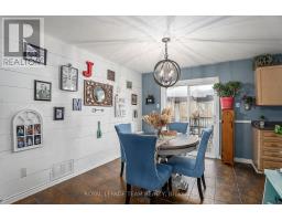 Family room - 4 Black Walnut Road, North Grenville, ON K0G1J0 Photo 11