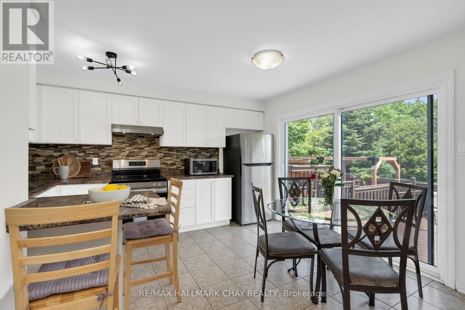 19 CALLANDER CRESCENT - 15