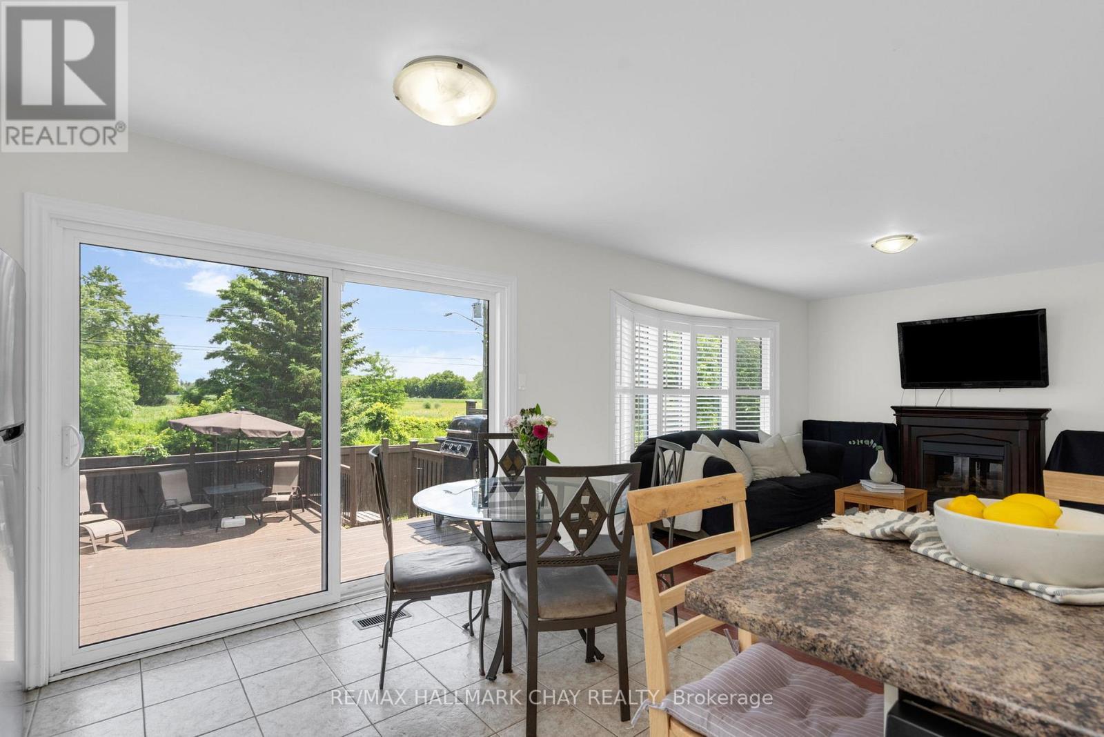 19 CALLANDER CRESCENT - 16
