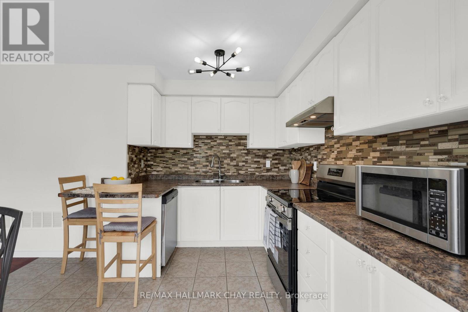 19 CALLANDER CRESCENT - 17