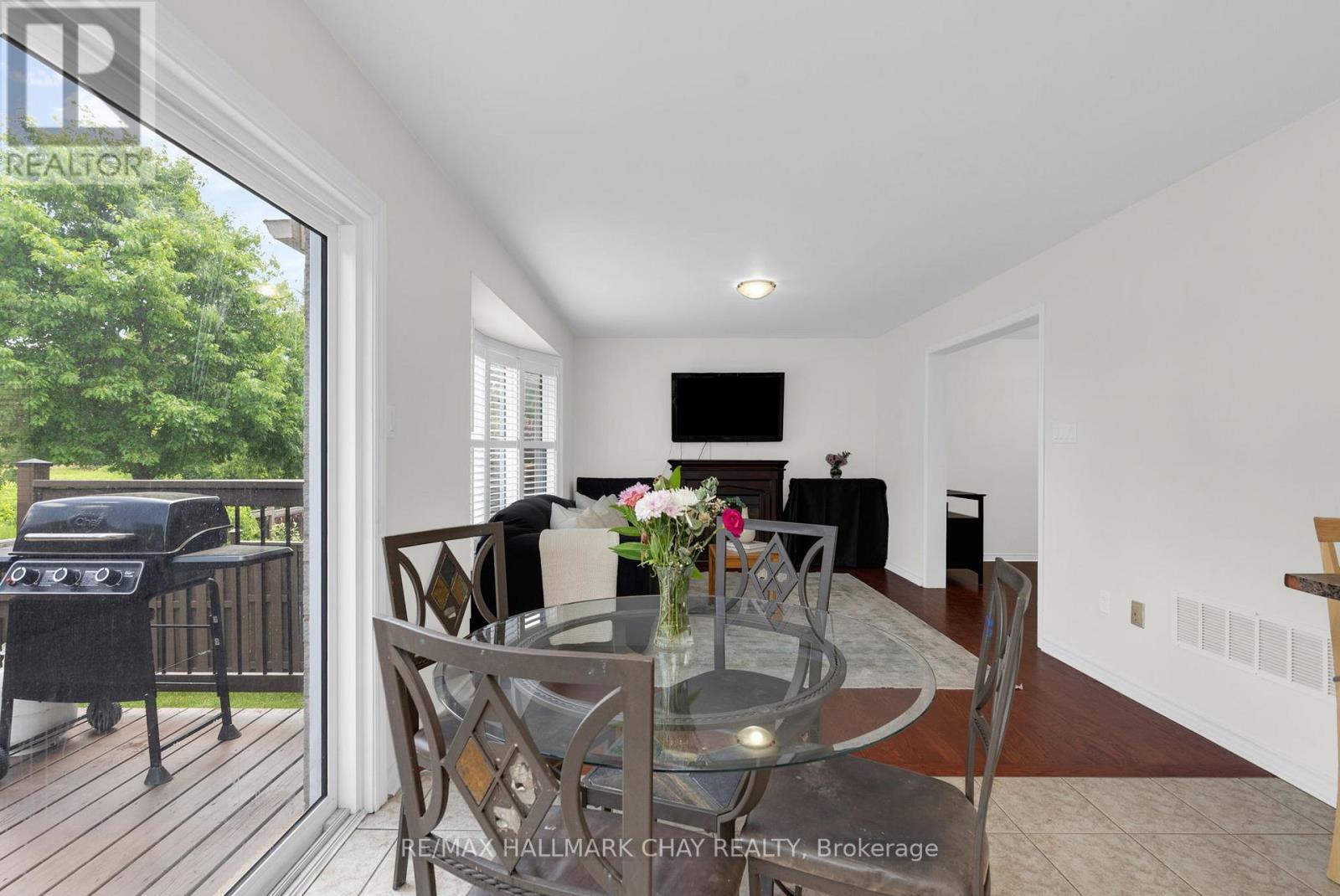 19 CALLANDER CRESCENT - 18