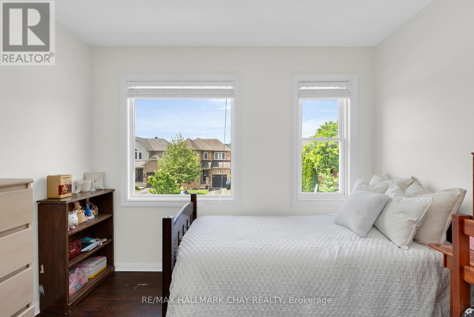 19 CALLANDER CRESCENT - 26