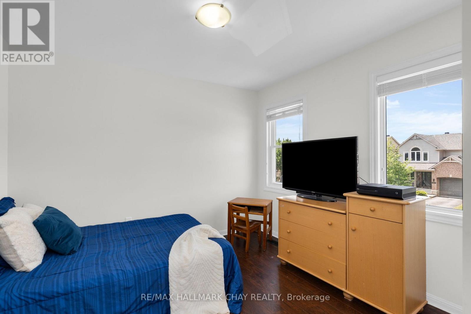 19 CALLANDER CRESCENT - 27