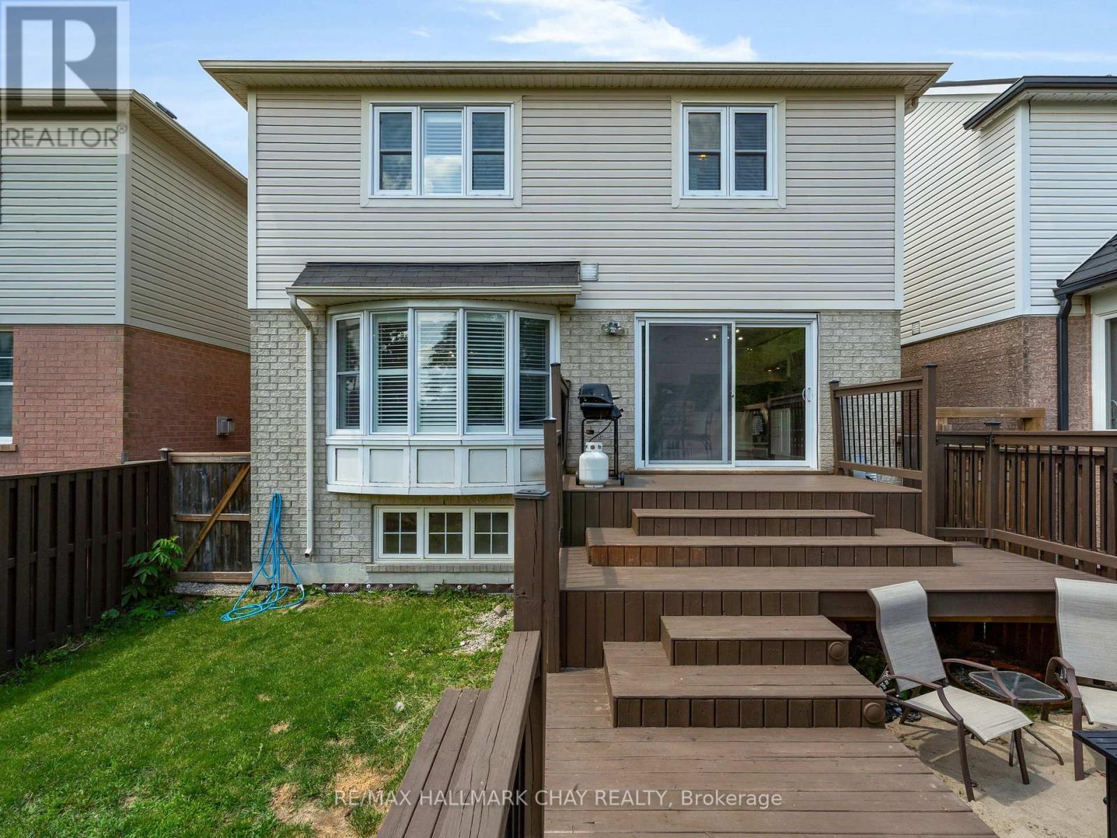 19 CALLANDER CRESCENT - 32
