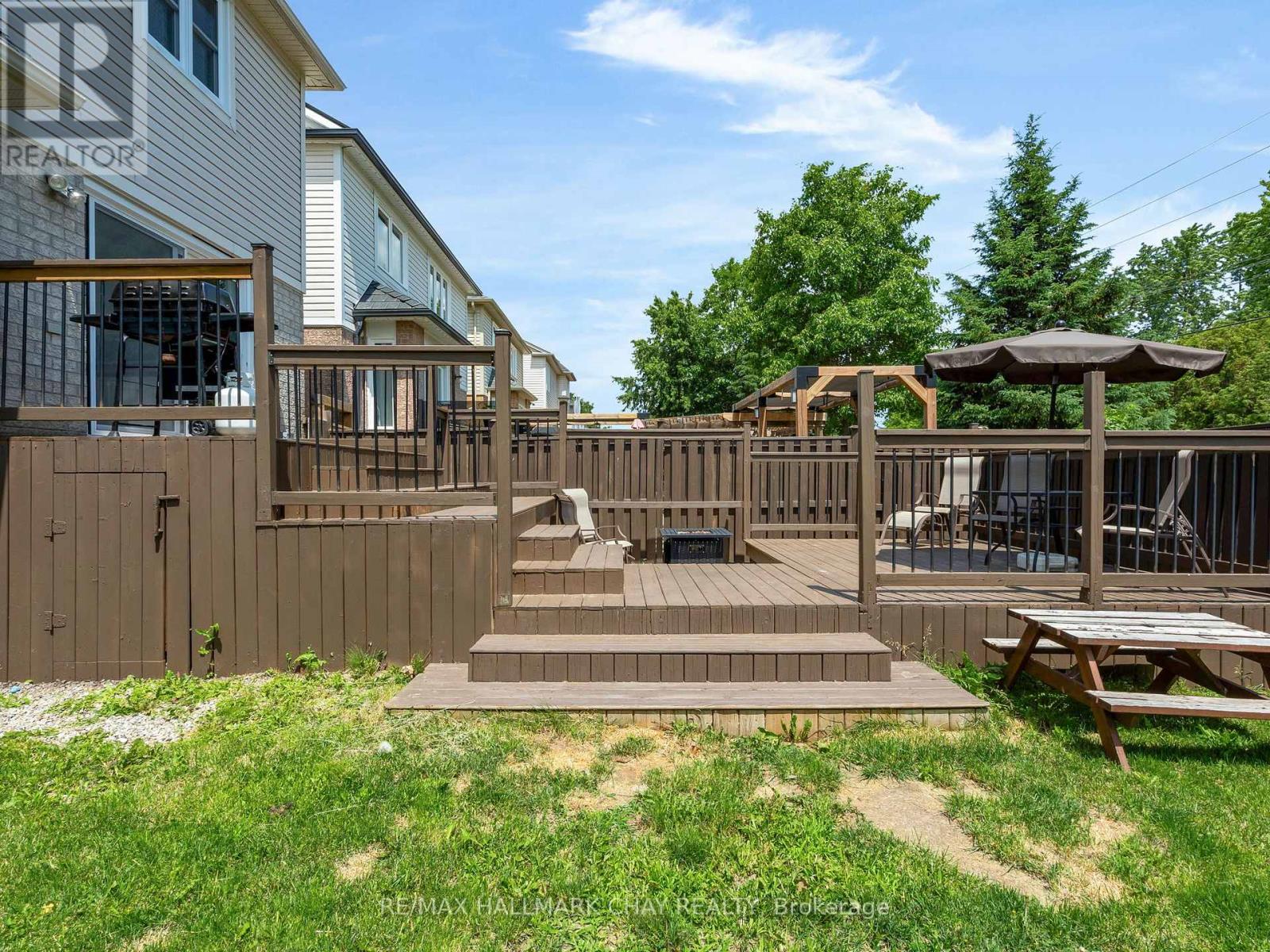 19 CALLANDER CRESCENT - 33