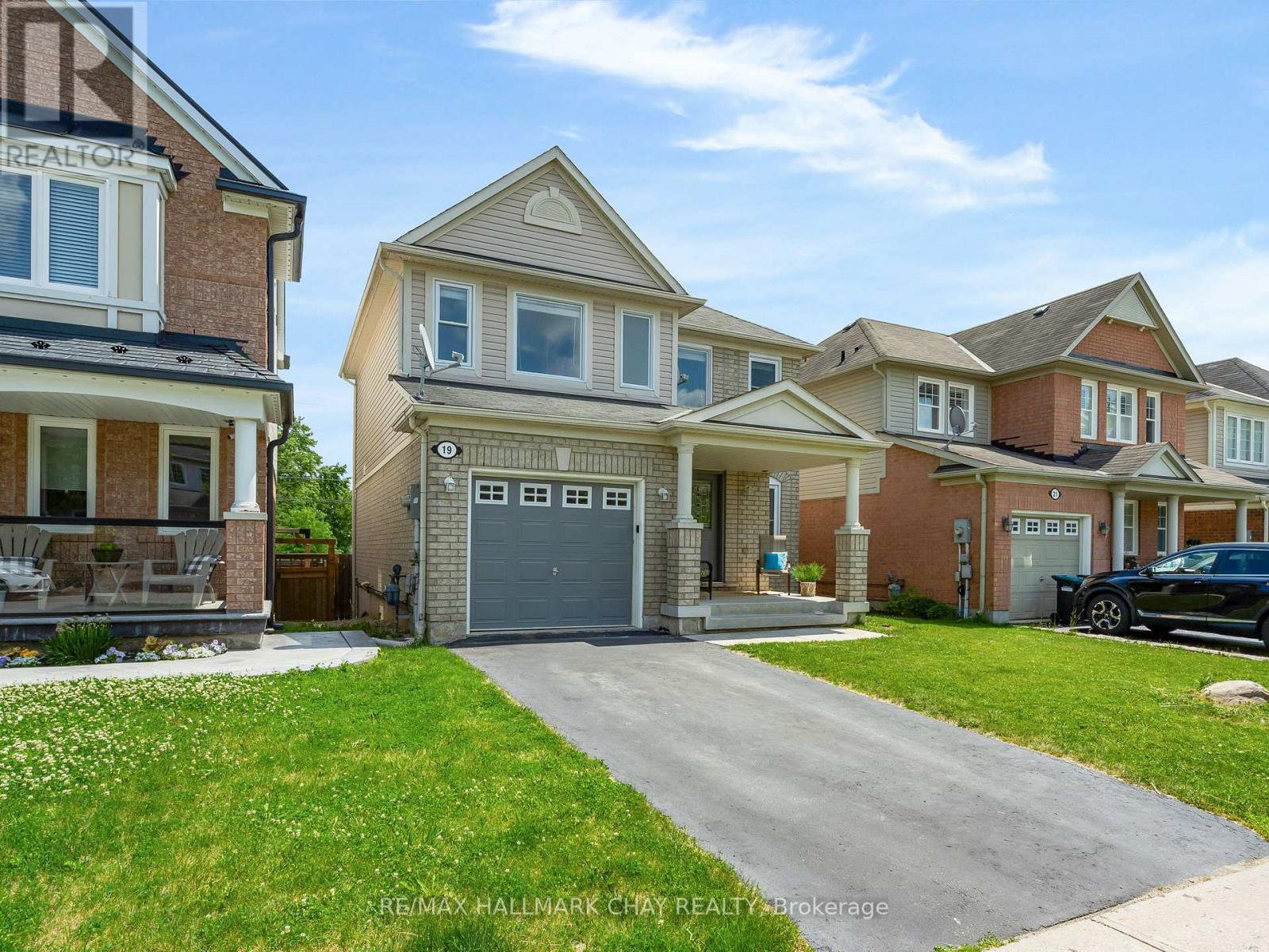19 CALLANDER CRESCENT - 4