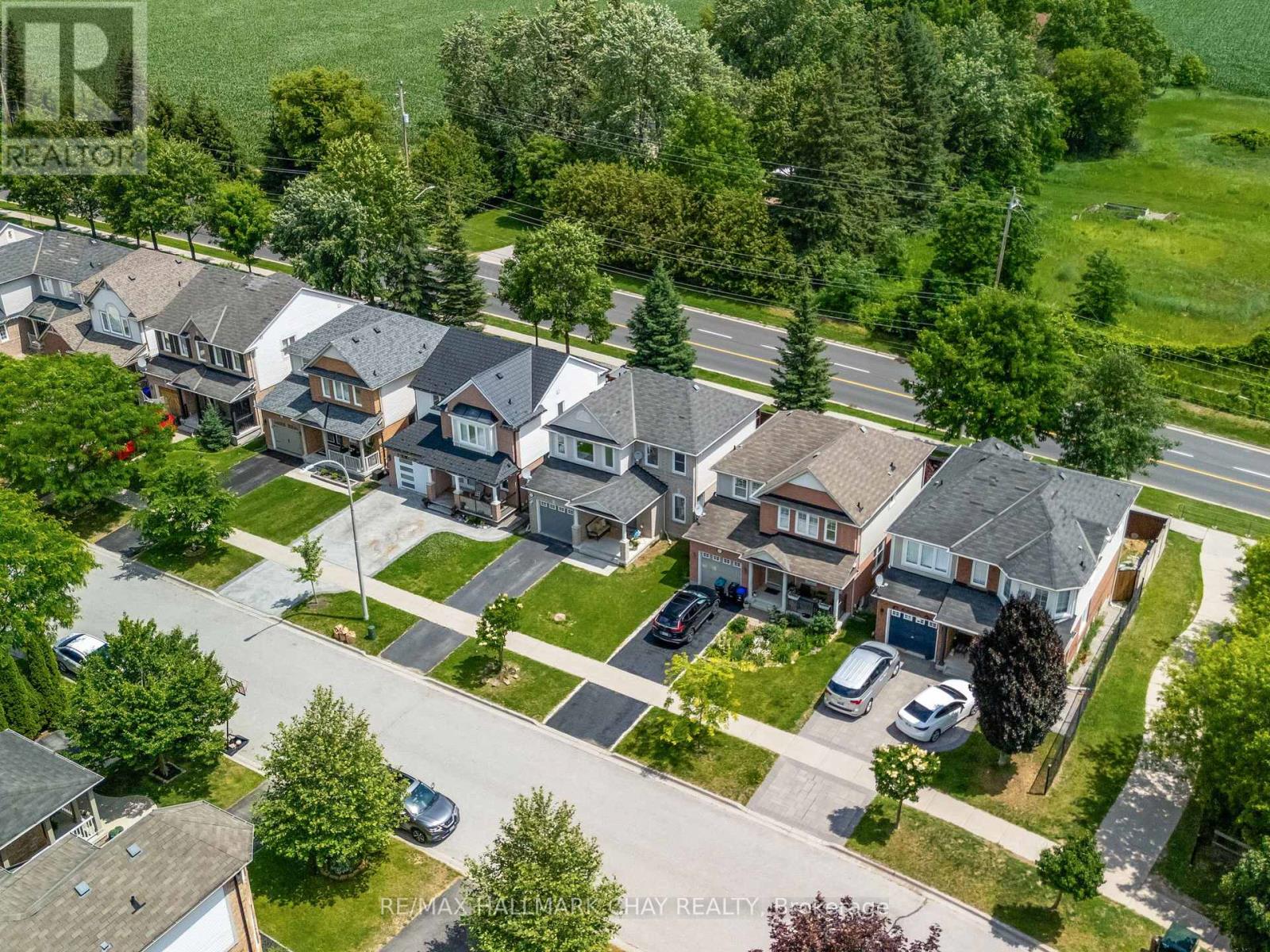 19 CALLANDER CRESCENT - 5