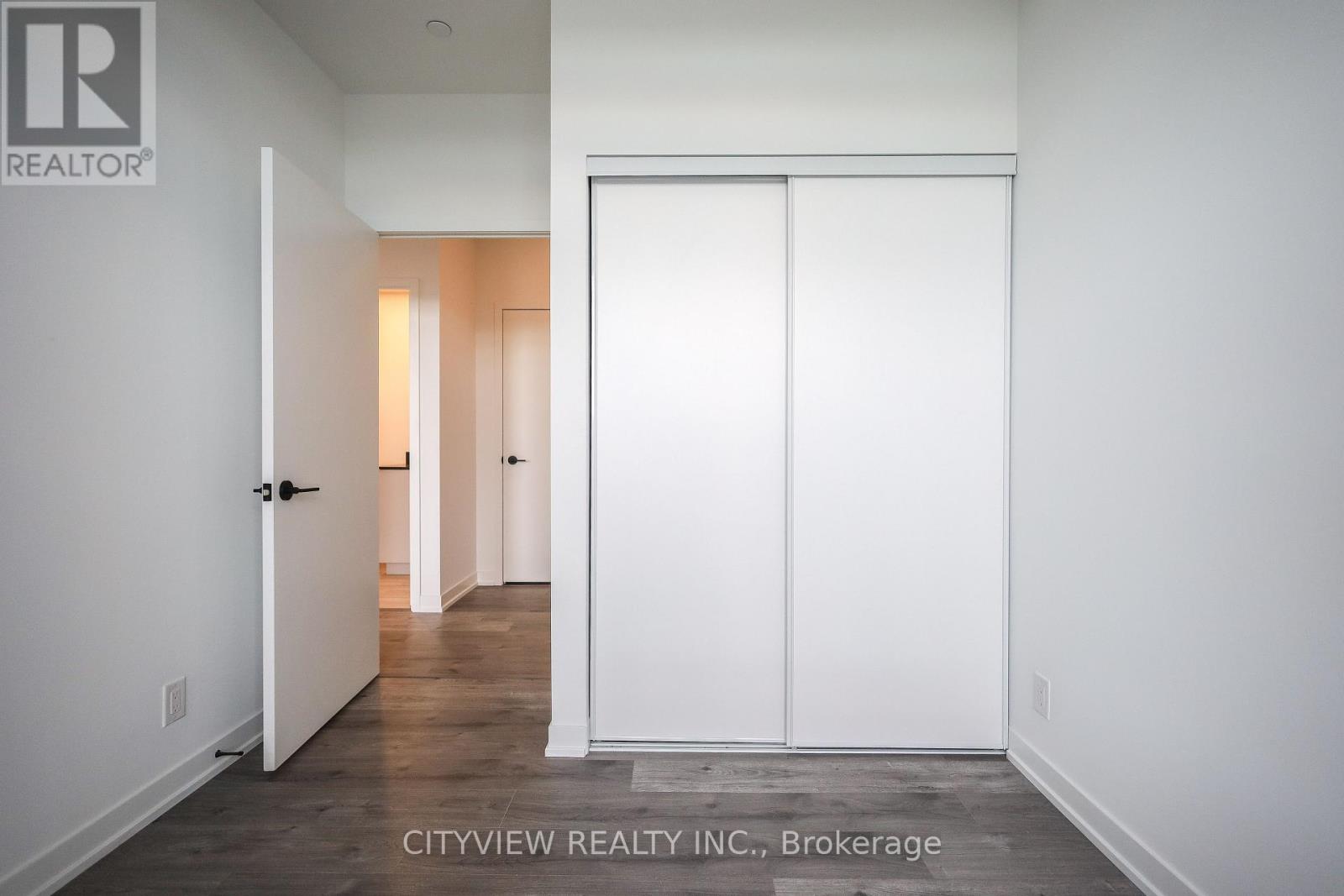 #1402 285 DUFFERIN STREET - 18
