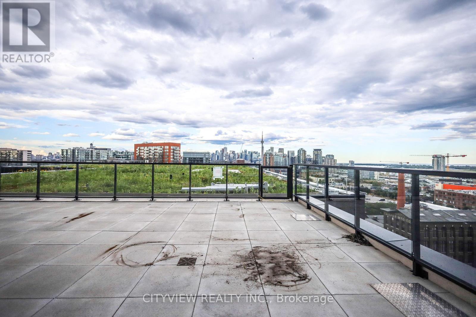 #1402 285 DUFFERIN STREET - 22