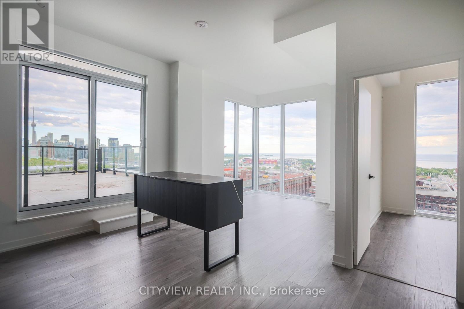 #1402 285 DUFFERIN STREET - 8