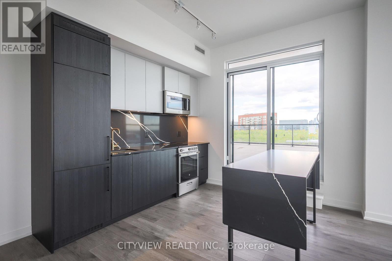 #1402 285 DUFFERIN STREET - 9