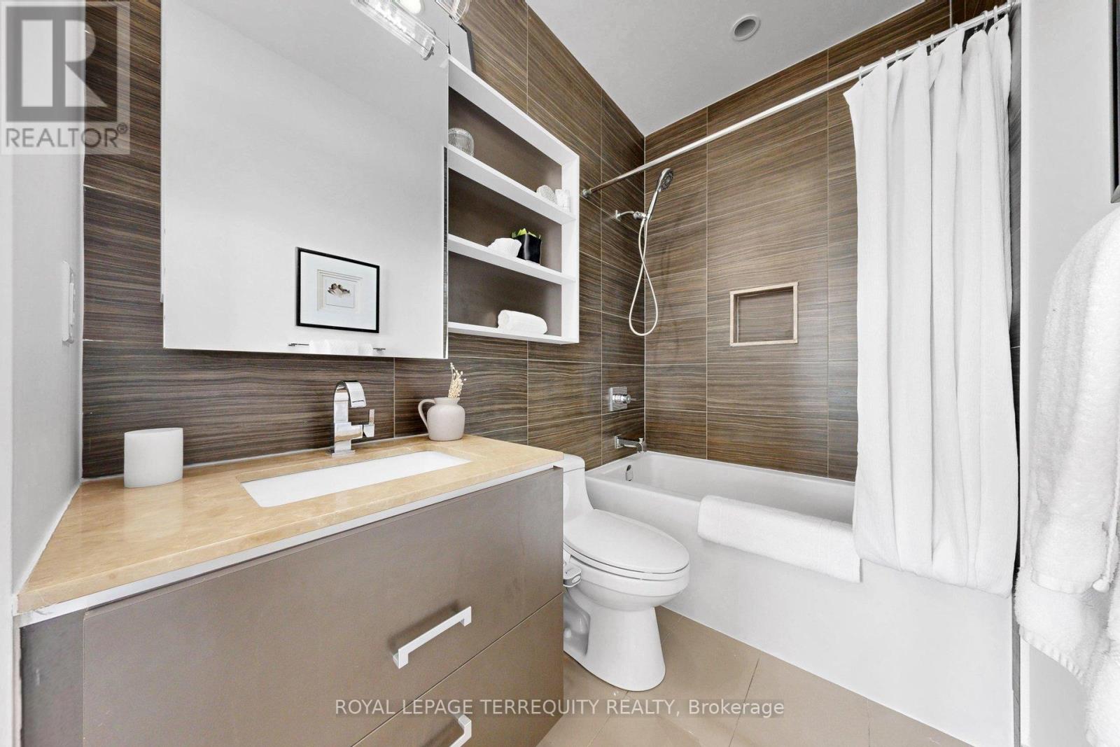 #LPH 02 1830 BLOOR STREET W - 19