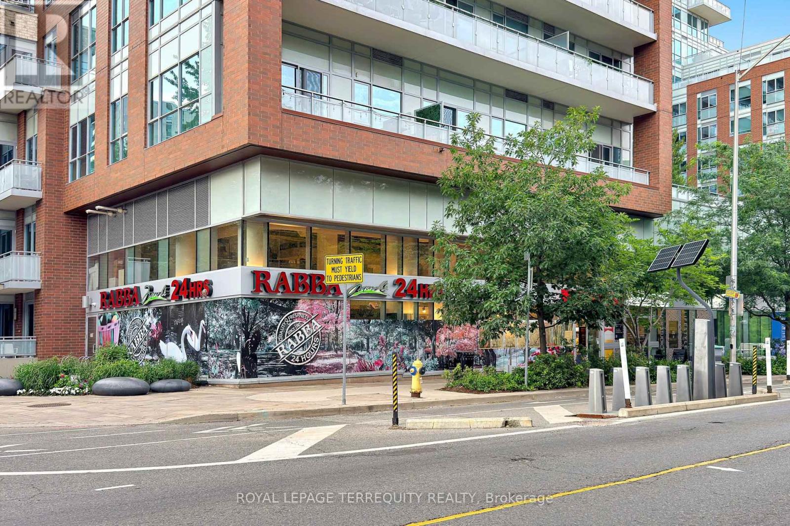 #LPH 02 1830 BLOOR STREET W - 37