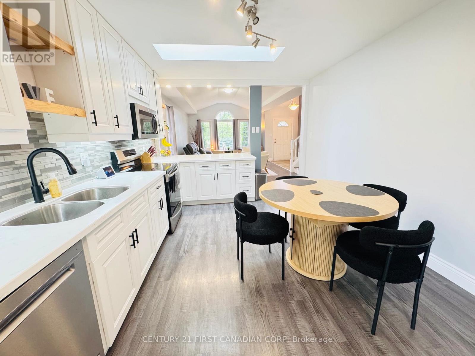 10 STEEPLECHASE COURT - 10
